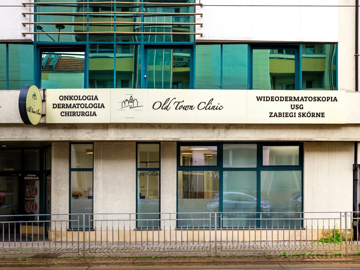 Entrance to Old Town Clinic on ul. Świętego Mikołaja in Wrocław